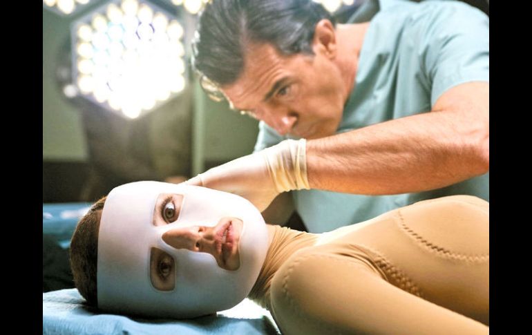 Imagen de la película La piel que habito, protagonizada por Elena Anaya y Antonio Banderas. EL UNIVERSAL  /