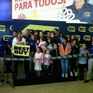 Inauguran Best Buy Andares