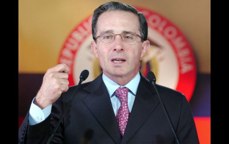 Álvaro Uribe presuntamente se reunió con adversarios de Chávez la semana pasada en Bogotá. ARCHIVO  /