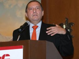 El presidente del regulador de la competencia, Eduardo Pérez Motta, no podrá participar en la votación de una multa contra a Telcel.  /