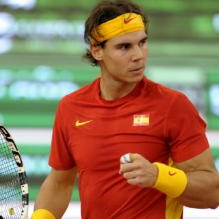 Nadal le da el primer punto a España