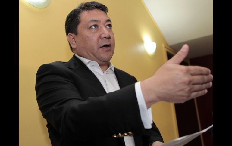 El diputado panista, Abraham González, explicó que tiene temas pendientes por sacar adelante en el Congreso. ARCHIVO  /