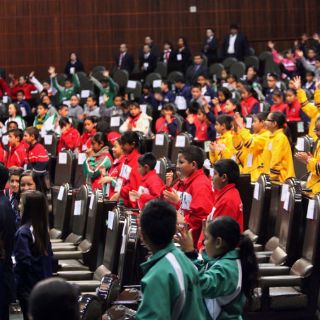 Clausuran octavo Parlamento Infantil