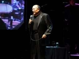 Pidió al público nombres de canciones, las cuales él reinterpretó muy a su manera. NOTIMEX  /