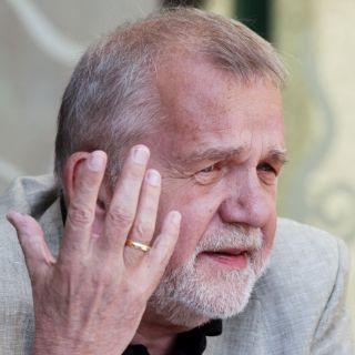 El ser humano es destructivo porque no está en paz consigo mismo: Safranski