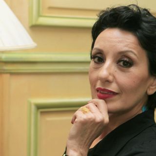 Recopila Luz Casal en ''Un ramo de rosas'' sus éxitos y temas nuevos