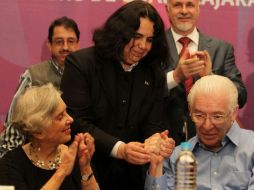 Consuelo Sáizar, presidenta Consejo Nacional de la Cultura y las Artes, hizo entrega del reconocimiento.  /
