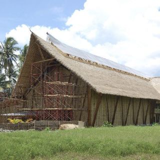 Bali se suma a la arquitectura sostenible con una ''catedral de bambú''