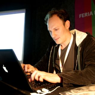 Autores ponen a bailar al público en el Jam de Escritura