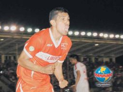 El jugador del Correcaminos, Hugo Sánchez, celebra su anotación, en la victoria de su equipo 2-1. MEXSPORT  /