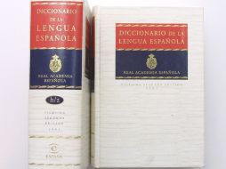 Dentro de la Real Academia Española (RAE), asesora de la Fundéu BBVA, no se encuentra la denotacion de autoridad para ascendente.  /