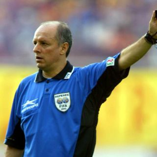 Eduardo Brizio, entre el silbato y las letras