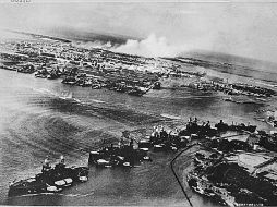 Foto capturada de la Marina japonesa, que muestra el ataque a Pearl Harbor, hace 70 años. REUTERS  /