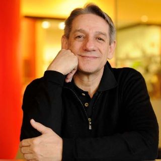 Pondera Alberto Ruy Sánchez ventajas que da Internet a la literatura