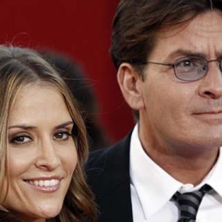 Charlie Sheen evita a su expareja pisar la cárcel