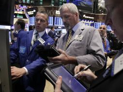 Inversionistas han situado sus esperanzas en los resultados de la cumbre europea a celebrarse este jueves. AP  /