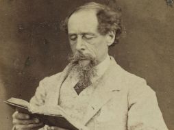 En el borde de la moneda está inscrita la cita 'algo surgirá'. ARCHIVO  /