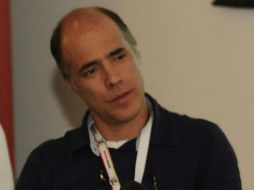 Rébora dice que no emplea bocetos, ya que prefiere pinta directo sobre el lienzo.  /