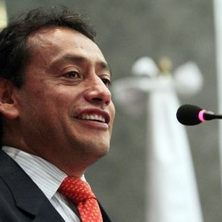 Se registra Hernández Balderas como precandidato para senador