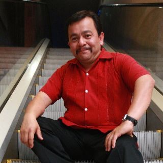 Desfilan famosos por alfombra roja de la premier de 'Acorazado'