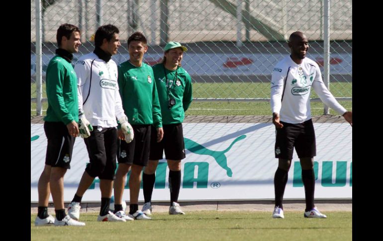 El juego de ida entre Santos y Tigres se realizará este jueves a las 20:30 horas. MEXSPORT  /