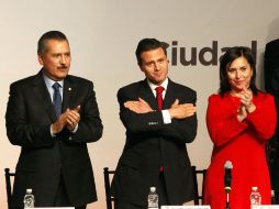 El candidato Enrique Peña Nieto augura el éxito de su partido por el nombramiento del Coldwell. EL UNIVERSAL  /
