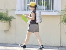 Casi 70% de los jóvenes en México cuenta con acceso a internet, lo que facilitaría el modelo de educación en línea.  /