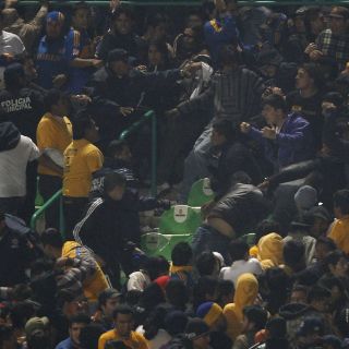 Barras de Tigres y Santos se enfrentan