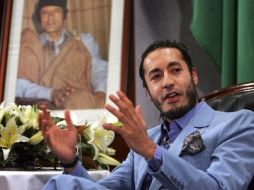 El mayor de los Gadhafi niega rotundamente haber orquestado el plan para conseguir el ingreso ilegal. REUTERS  /