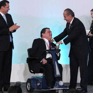 Calderón propone cambios a protocolo de uso de fuerza