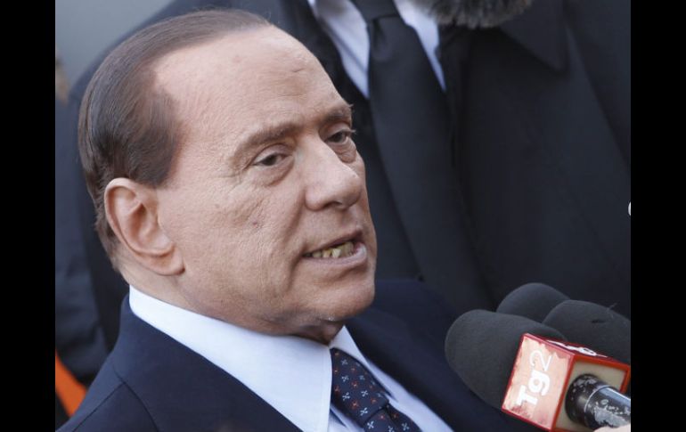 El ex primer ministro italiano, Silvio Berlusconi, reiteró la acusación a la revista de haber violado su vida privada. EFE  /
