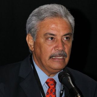 Alberto Cárdenas se registra por alcaldía tapatía