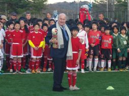 Menciona Blatter que sería bueno celebrar más eventos en Japón. AFP  /