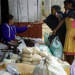 Centrales obreras ven insuficiente aumento de 4.2% a salario mínimo