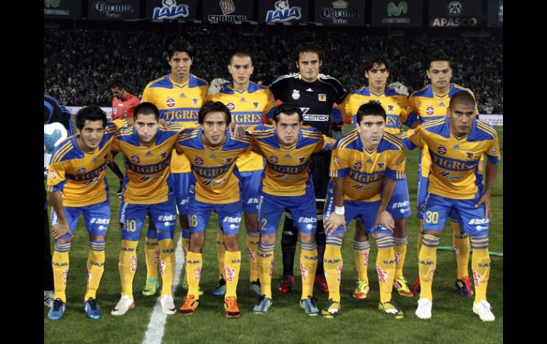 El cuadro de Tigres pude levantar el trofeo este domingo por la noche. MEXSPORT  /