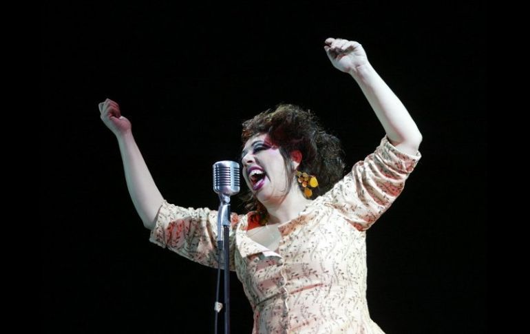 Orozco, junto con cuatro grandes concertistas y talentosos músicos, interpretan el bolero con sentimiento. ARCHIVO  /