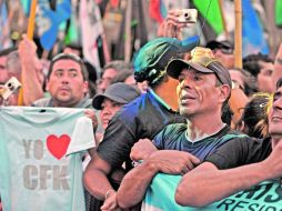 Seguidores de Cristina Fernández llenan las calles de Buenos Aires para festejar su segundo mandato presidencial. AFP  /