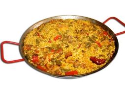La paella es uno de los platillos más ricos de la destacada cocina de España. ESPECIAL  /