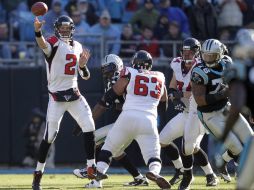 Matt Ryan (2) fue el jugador más importante de los Halcones en la victoria. AP  /