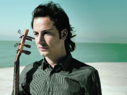 Santiago Cumplido estudió canto y composición en el Conservatorio de las Rosas de Morelia, Michoacán.  /