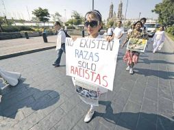 Un contingente de ciudadanos partió de la Avenida Hidalgo de Zapopan con rumbo al Foro Alterno de la UdeG.  /