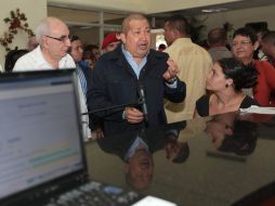 Chávez durante una visita a una maternidad de Caracas, donde dio inicio a la Misión Hijos de Venezuela. EFE  /