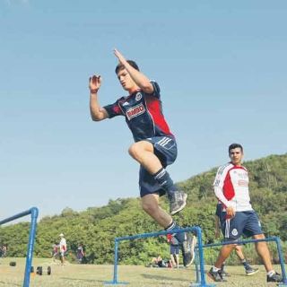 Chivas entrena a tope para 2012