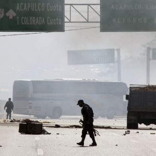 Presentan video de protesta de normalistas