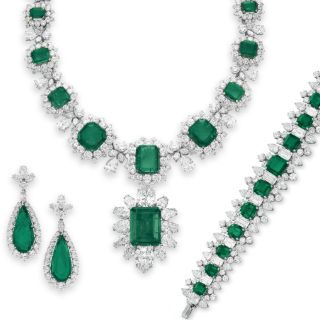 Joyas de esmeraldas de Liz Taylor, vendidas en 24.7 MDD