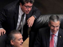 DISCUSIÓN. Senadores avalan el dictamen aprobado. En imagen, Manlio Beltrones. EL UNIVERSAL  /