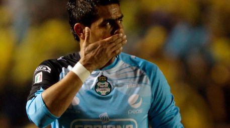 El guardameta vio la tarjeta roja en los primeros 45 minutos del pasado partido de la final. AP  /