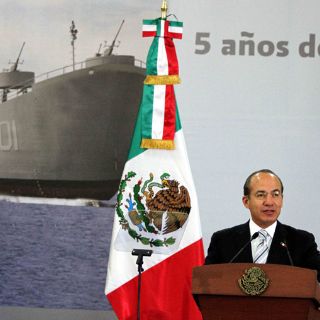 En este sexenio, el mayor aumento a percepciones de marinos: Calderón