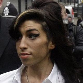 Rechaza padre de Amy ceder derechos de música para filme sobre su hija