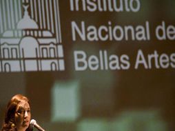 Macín Lara (en la imagen) recibió el galardón por su novela 1940. La falsa esposa. ESPECIAL  /